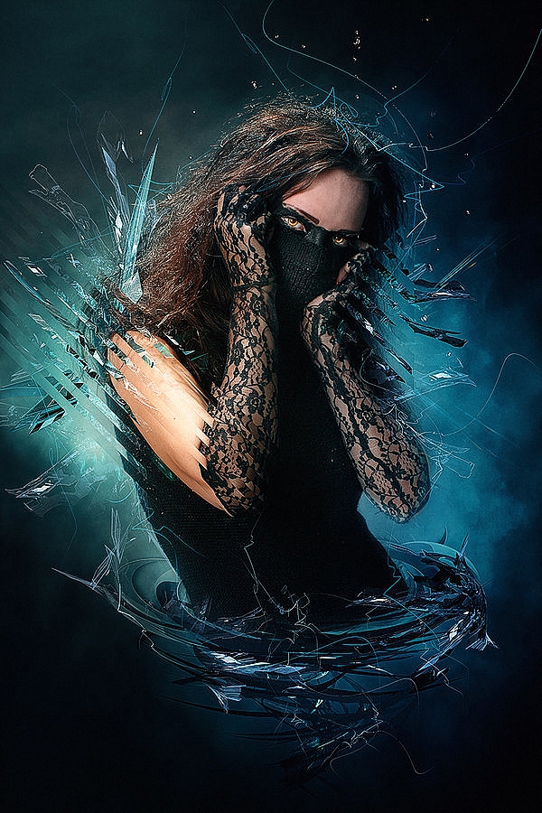 Фото Девушка в черной маске, в длинных черных ажурных перчатках, в окружении абстрактных осколков, фото-манипуляции Derek Emmons