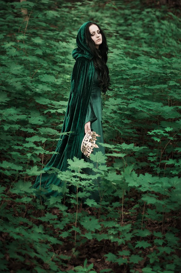 Лесная ведьма часть 8 том 4. Фотосессия Лесная ведьма. Колдунья в лесу. Лесная колдунья. Девушка в зеленом.