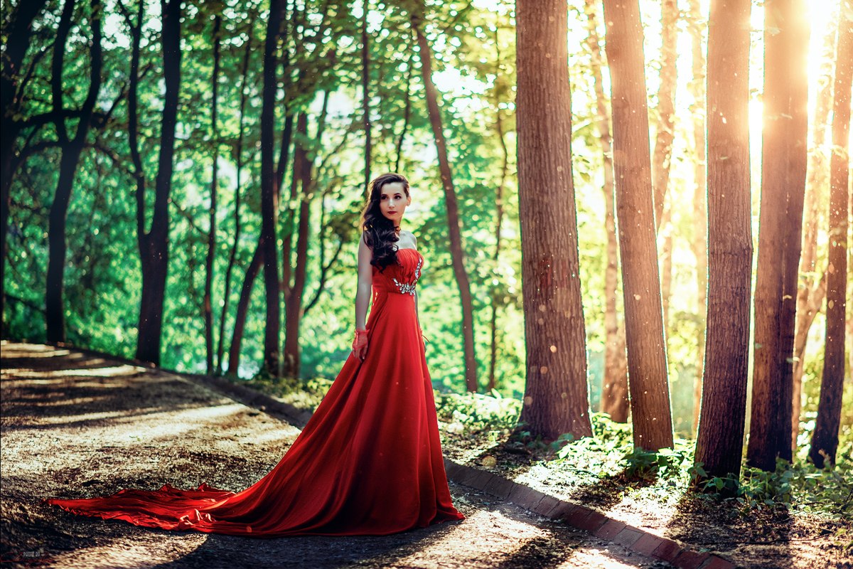 Фото в лесу девушек в платье