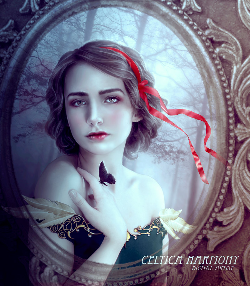 Фото Девушка с бабочкой на руке в зеркале, работа Celtica-Harmony