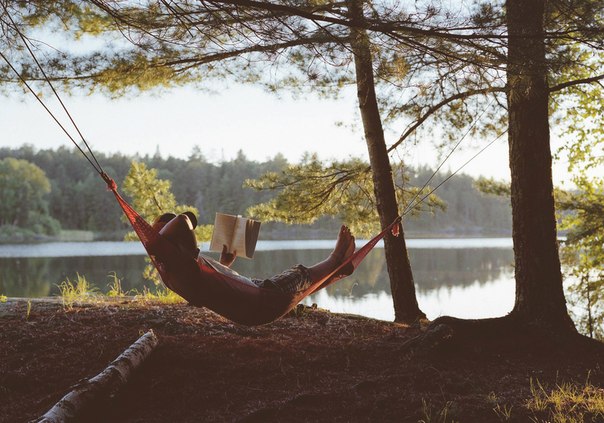 В гамаке с книжкой