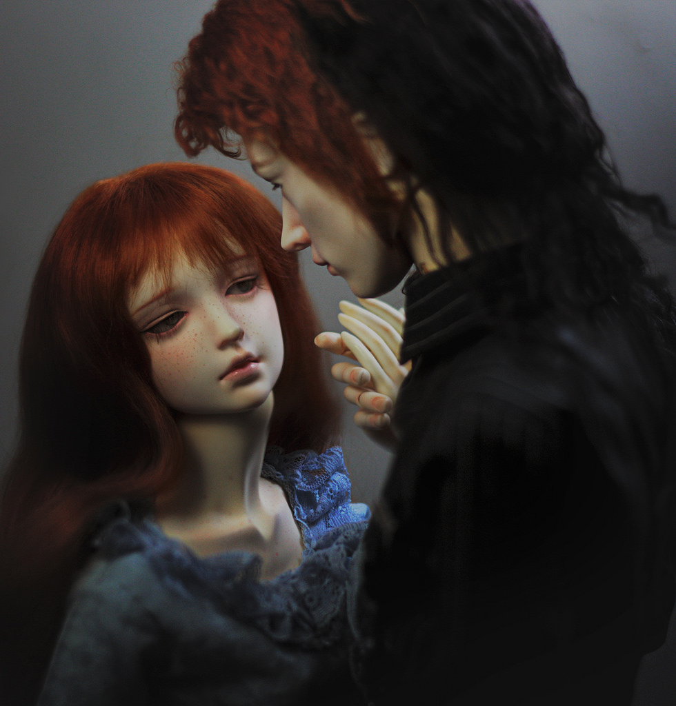 Фото Рыжеволосые кукольные парень и девушка