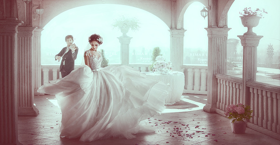 Фото Жених играет на скрипке, а невеста танцует на террасе, фотограф Александр Ноздрин