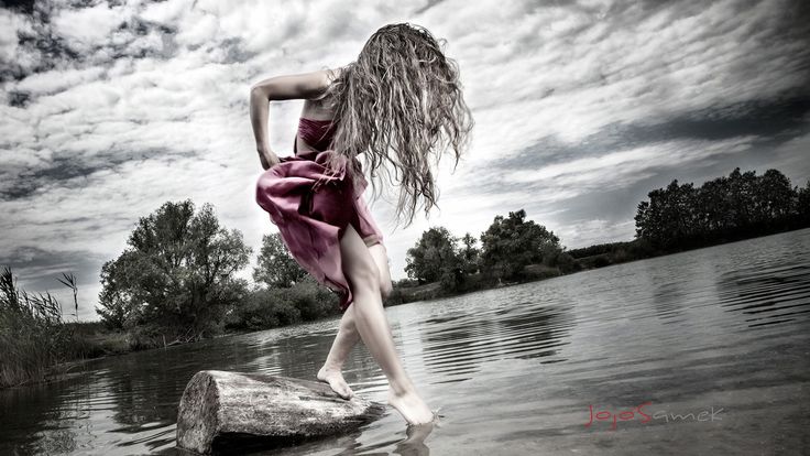 Фото Девушка оступилась в воду, by Jojo Samek