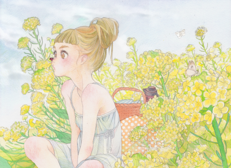 Фото Девушка, сидящая среди желтых цветов, смотрит на божью коровку, сидящую у нее на носу