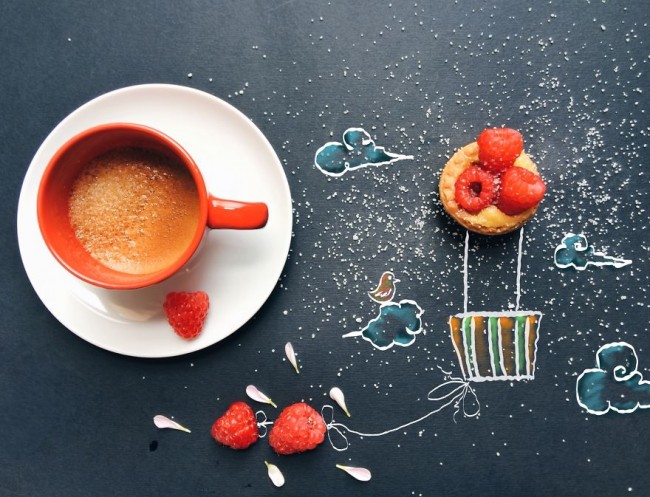 Фото Кружка с кофена столе с рисунком воздушного шара, by Cinzia Bolognesi
