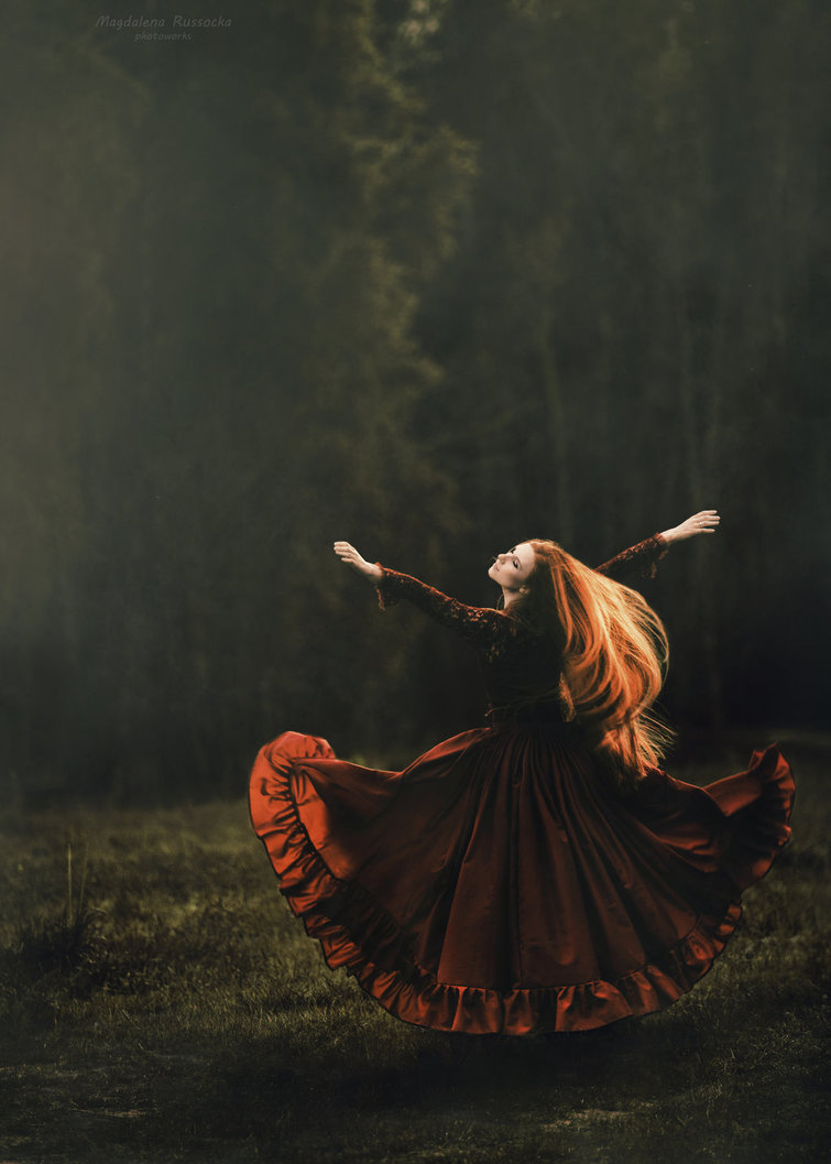 Фото Девушка в коричневом платье на природе, by zazielona
