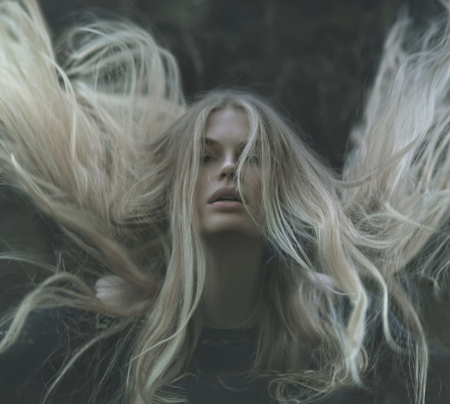Фото Девушка с развевающимися волосами, ву Agnieszka Lorek