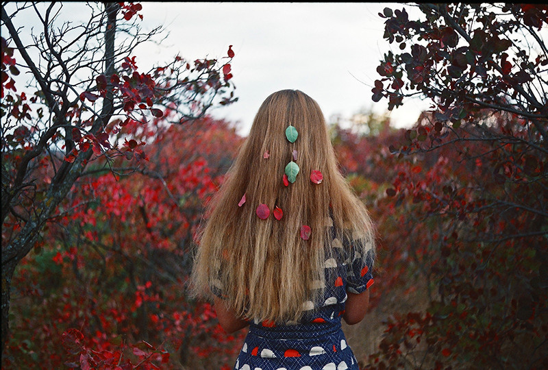 Фото Девушка с листочками на волосах, фотограф Mariam Sitchinava