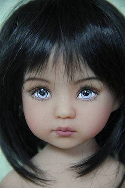 Фото Очень красивая и милая голубоглазая девочка кукла милая