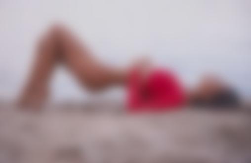 Фото Девушка лежит на песке, фоограф Кирилл Чернявский