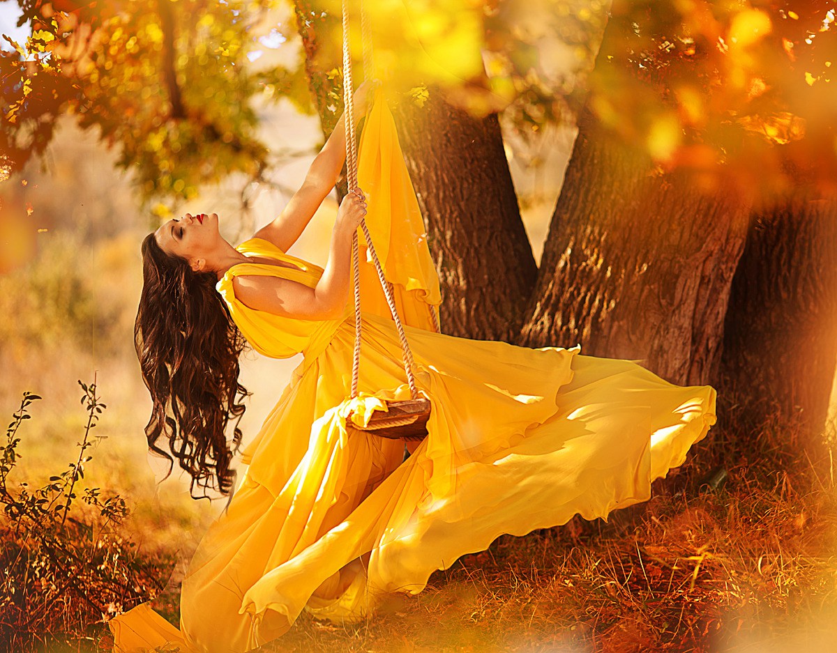 Фото Девушка в желтом платье на качели, by Olena Kucher