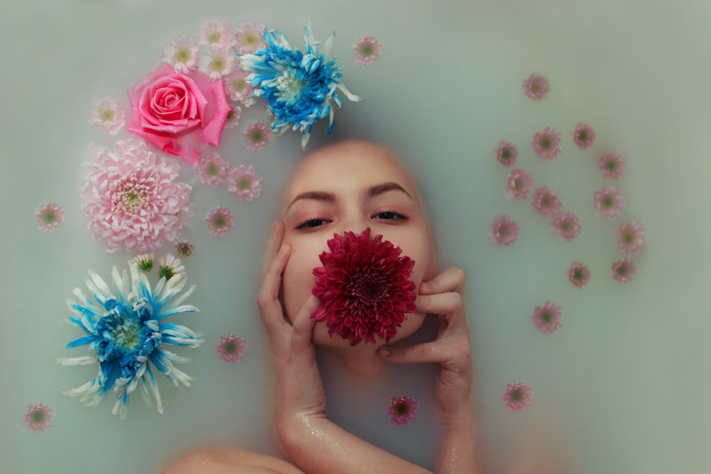 Фото Девушка лежит в воде среди цветов, by Devi-Eurynome