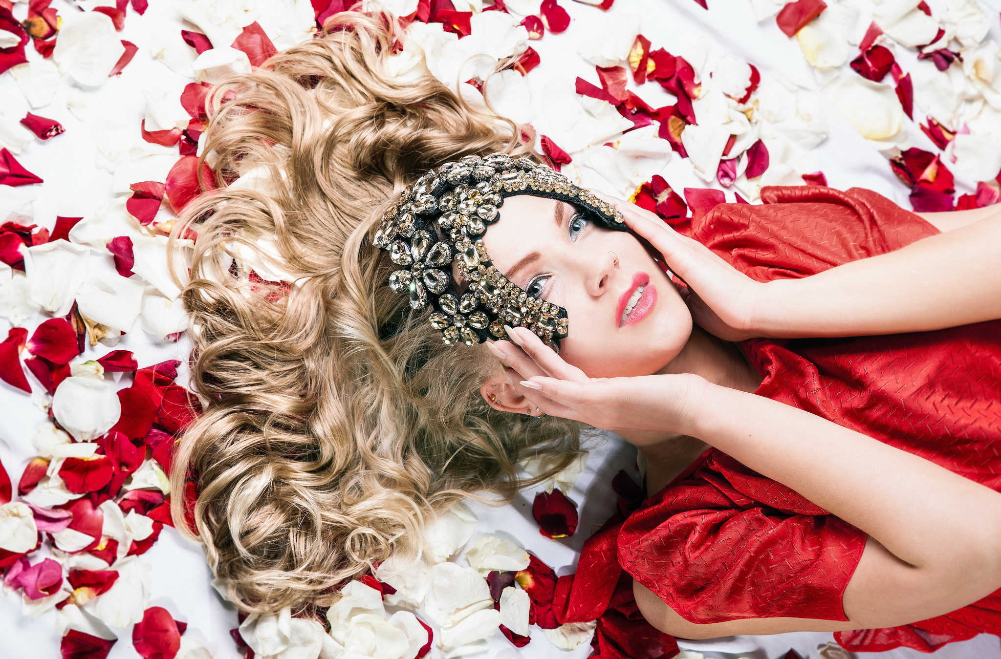 Фото Красивая девушка с украшением на голове, by Ferdinand-Studio