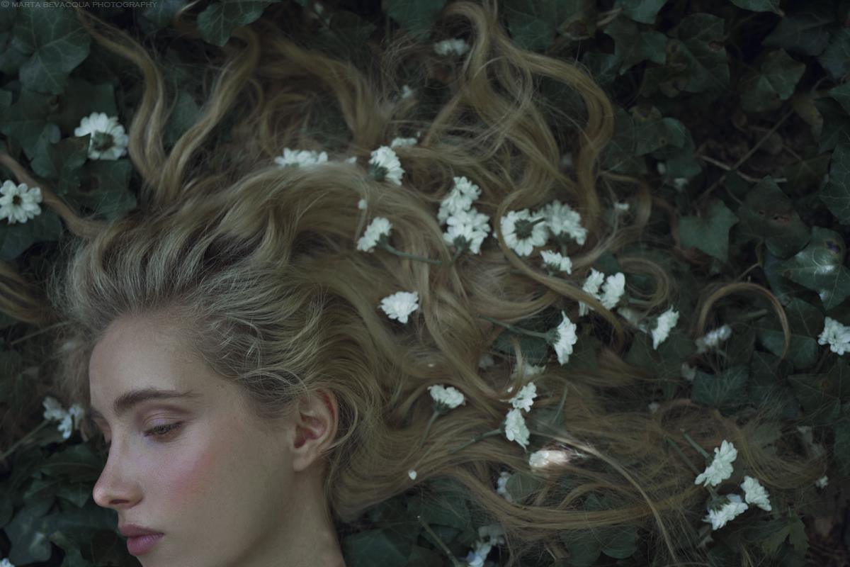 Фото Девушка с цветами на волосах, Marta Bevacqua Photography