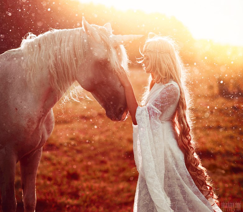 Фото Девушка стоит рядом с лошадью, фотограф Светлана Беляева