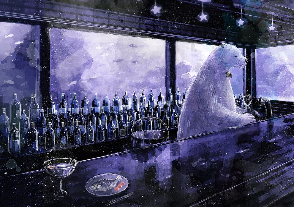 Фото Медведь бармен за барной стойкой на фоне аквариума