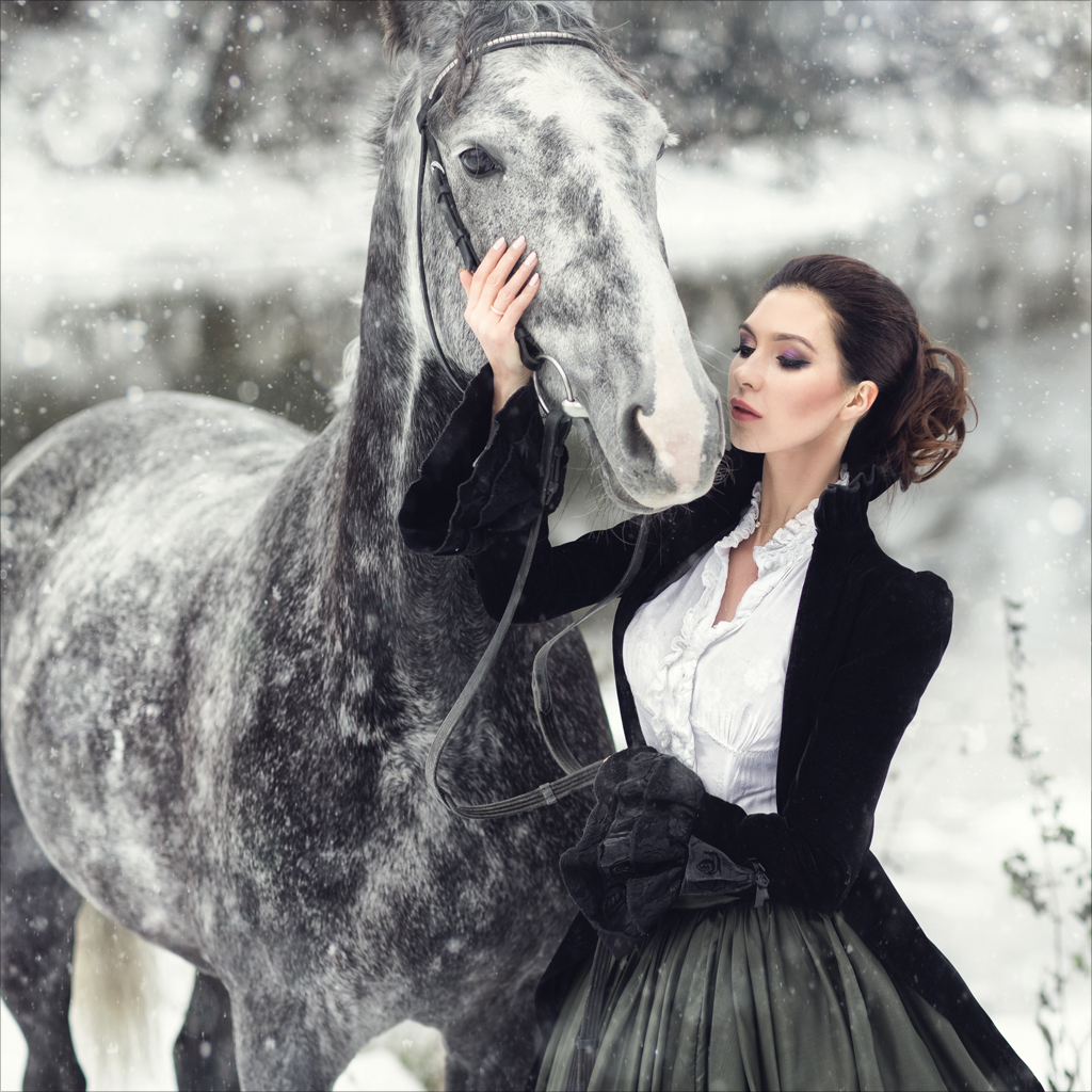 Фото Девушка стоит рядом с лошадью, фотограф Margarita Kareva