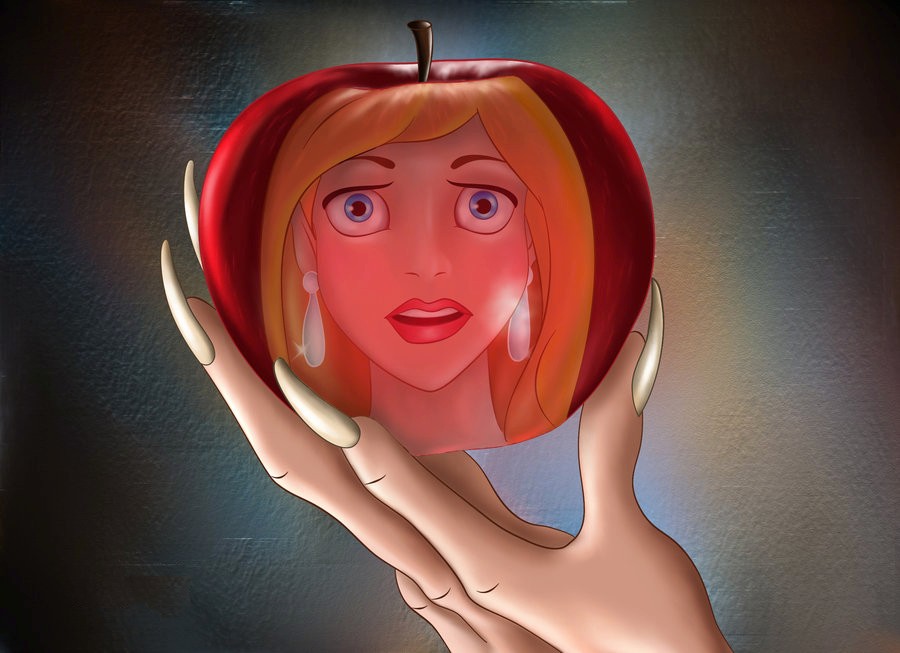 Фото Ведьма держит в когтистой руке отравленное яблоко, в котором отражается испуганное лицо принцессы, by FERNL