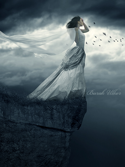 Фото Девушка стоит на краю скалы, by BurakUlker