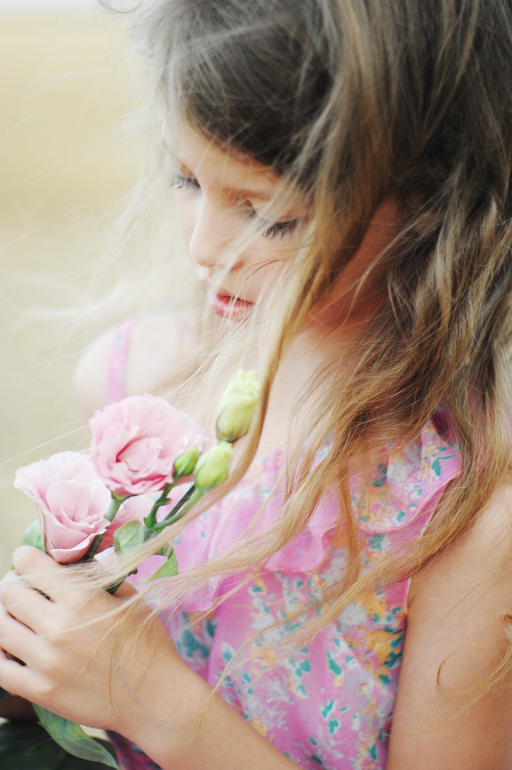 Фото Девочка с цветами, фотограф Роман Крамской