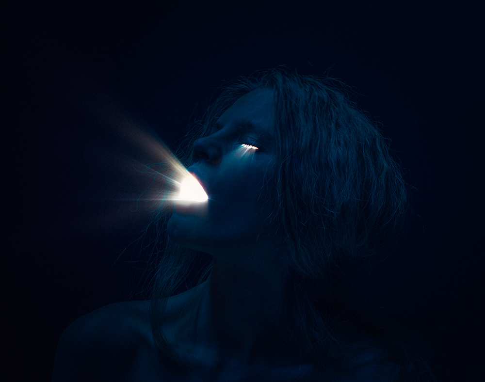 Фото Девушка со светящимися глазами и ртом, by Elena »Kassandra” Vizerskaya