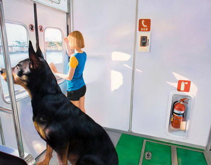 Фото Девушка и собака смотрят в окно, находясь в тамбуре вагона метро, художник Woo Jeong Jae / Ву Джонг Дже