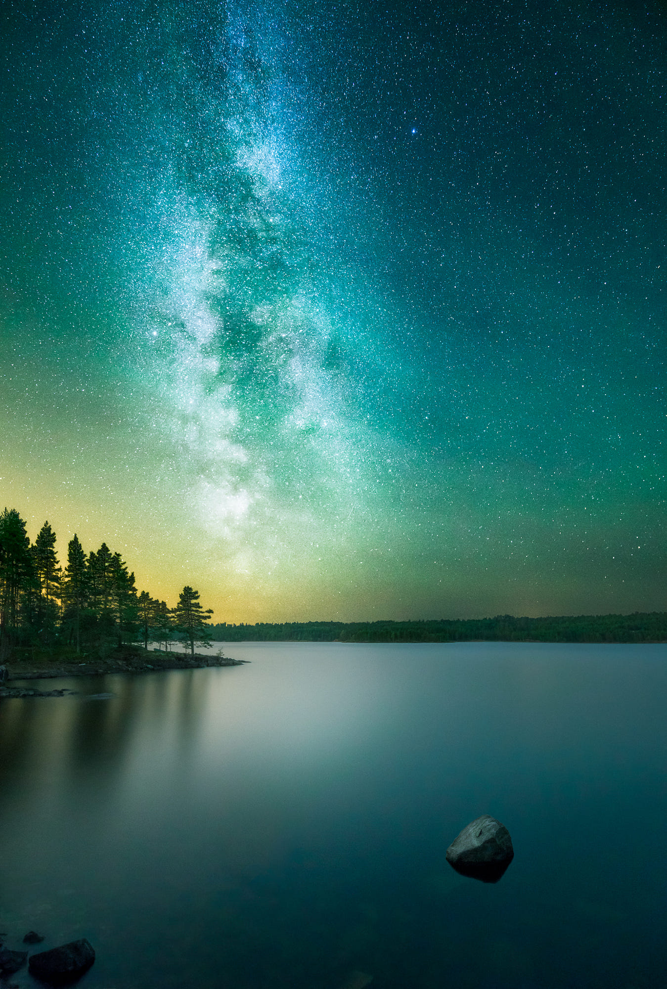 Фото Сияние в небе над озером, Ringerike, Norway / Ringerike, Норвегия, фотограф Ole Henrik Skjelstad