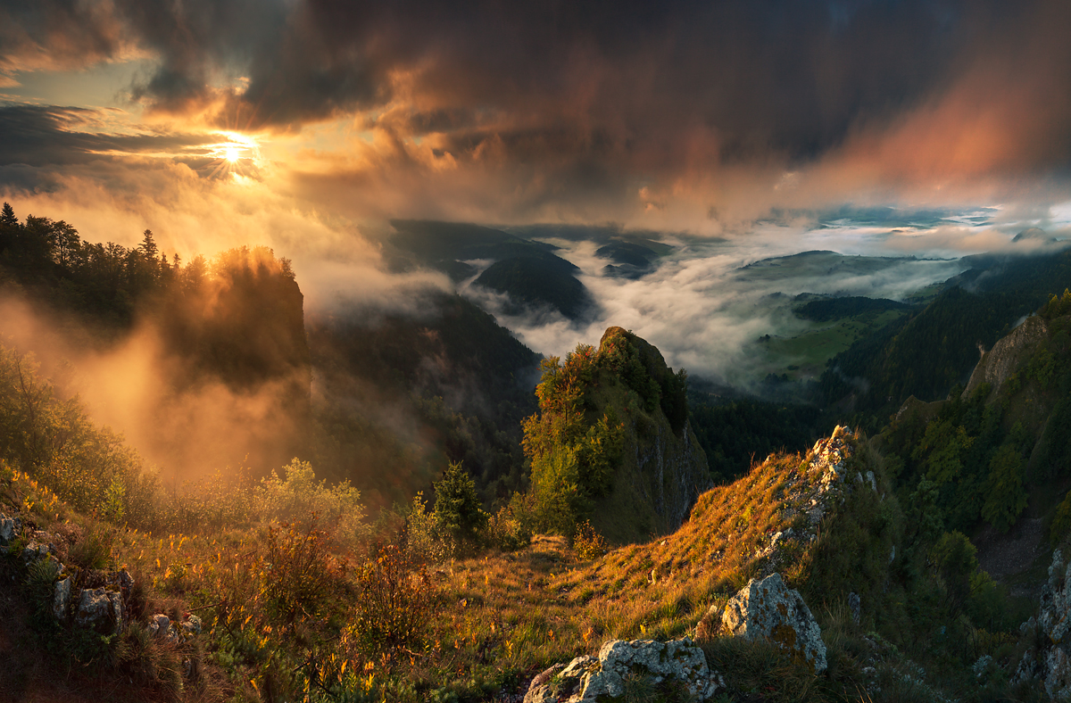 Фото Мистическое утро в горной местности. Фотограф Karol Nienartowicz