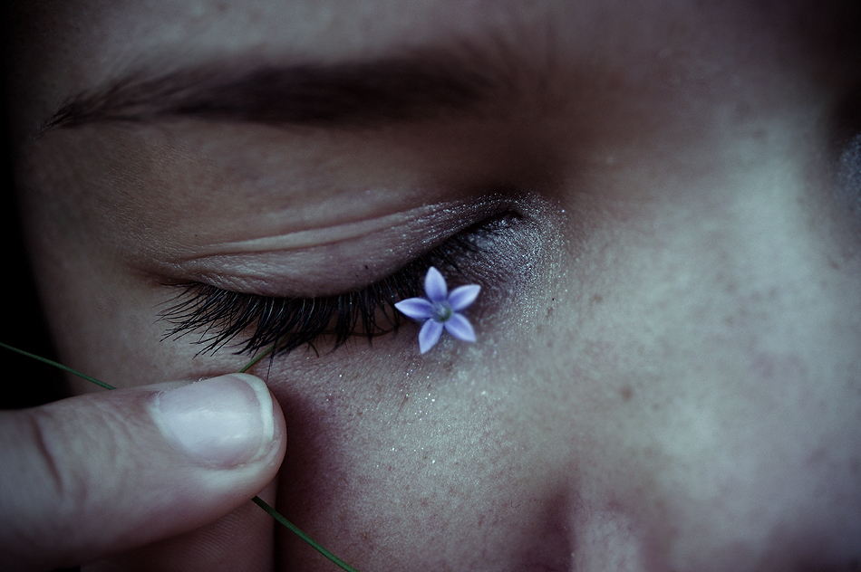 Фото Голубой цветок на ресницах девушки, by vampire-zombie
