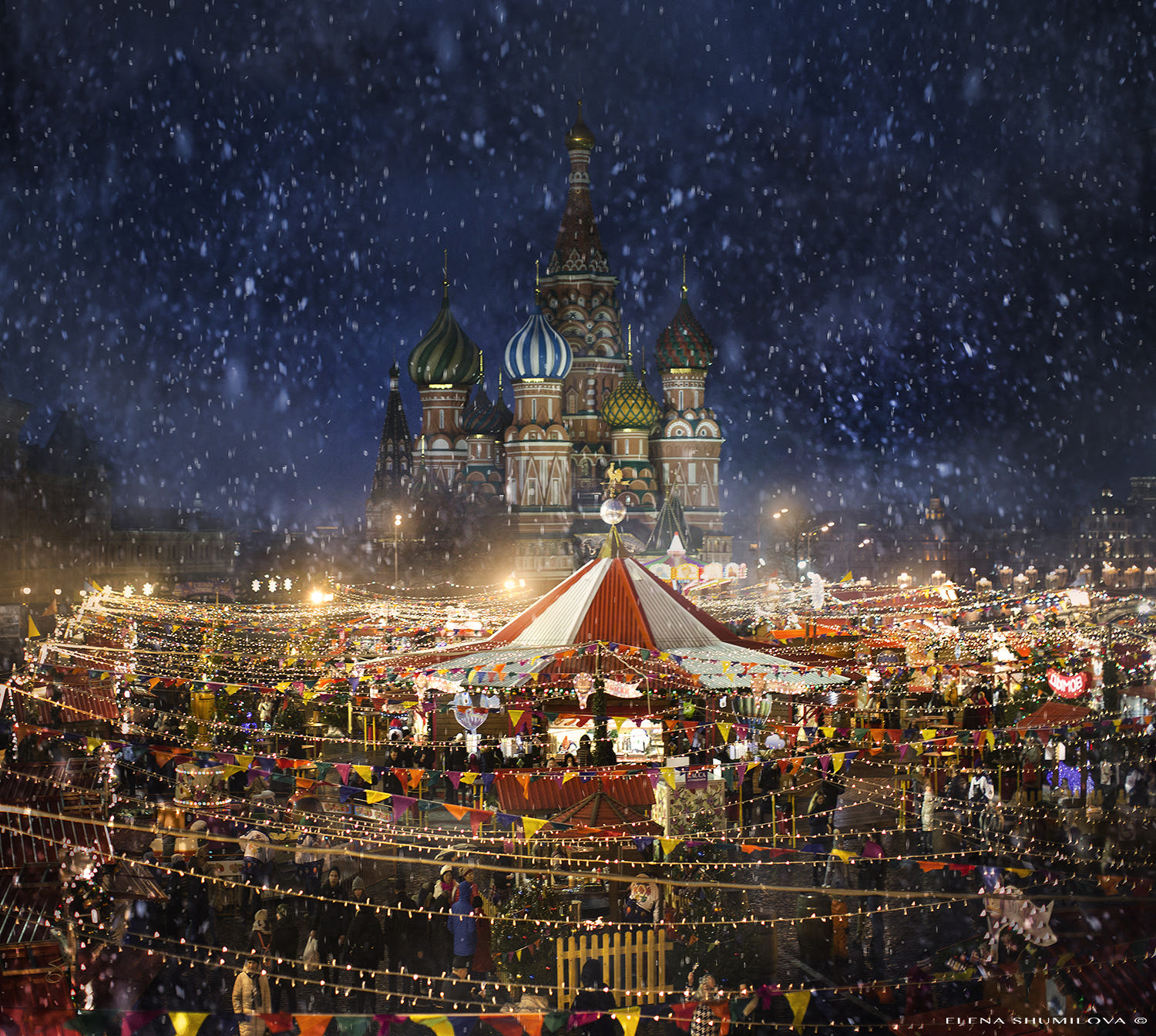 Фото Карусель на Красной площади в предпраздничные дни, фотограф Елена Шумилова