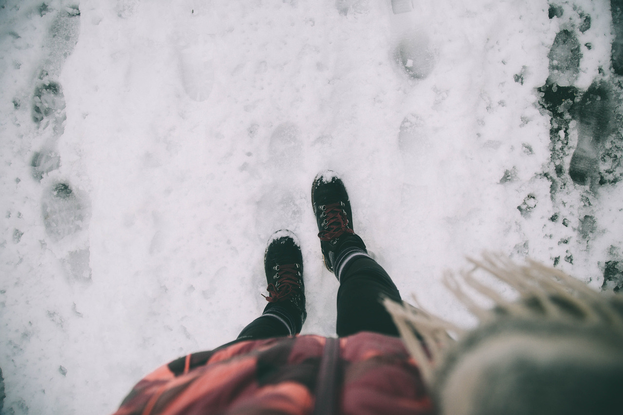 Красивые ноги в снегу