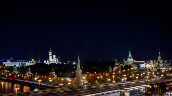 Фото Вид ночной Москвы сверху (© Barkov), добавлено: 24.01.2018 14:34