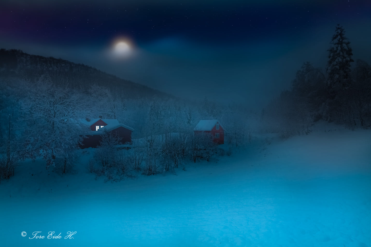 Фото Домики под ночным небом с луной, фотограф Tore H