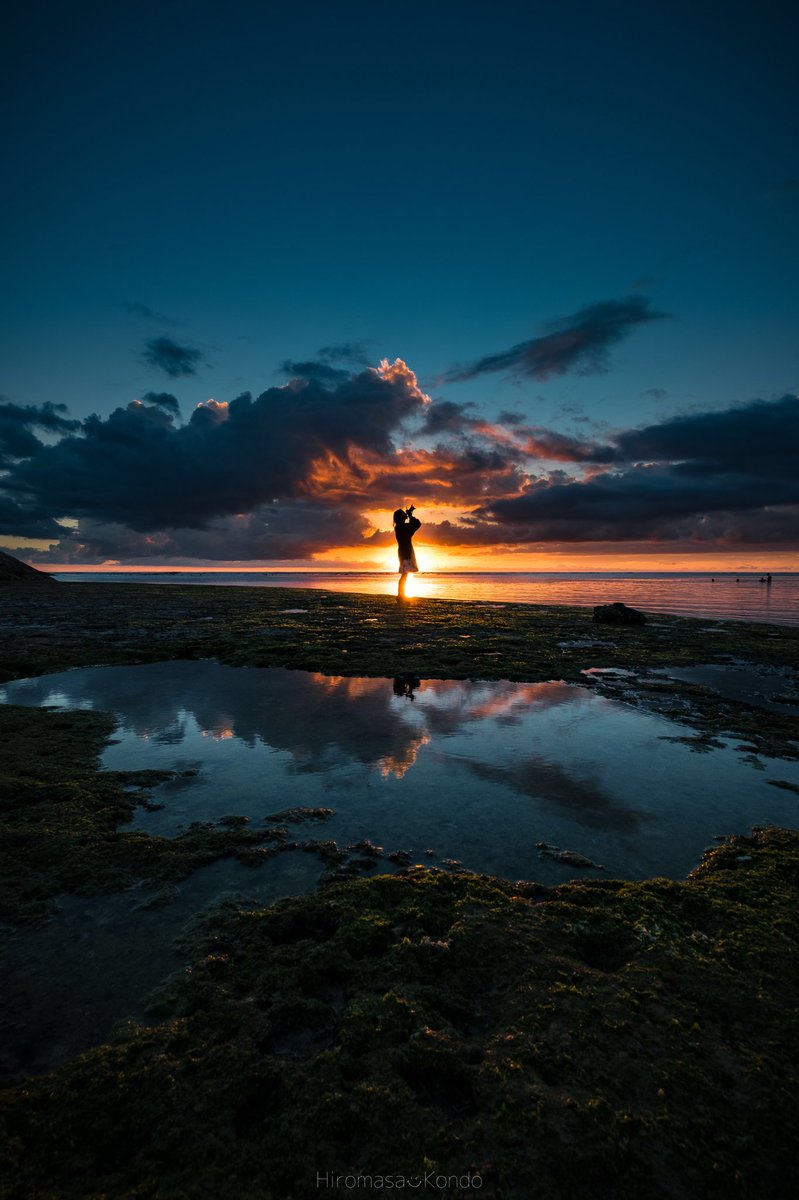 Фото Девушка стоит на фоне заката, by Hiromasa kondo