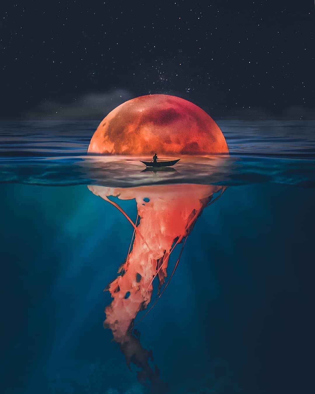 Фото Человек в лодке на фоне огненной луны, by juanfraes83