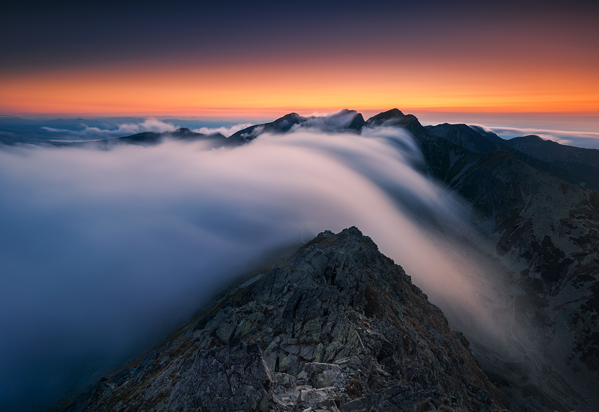 Фото Облака укрыли горы Western Tatras, Slovakia. Фотограф Karol Nienartowicz