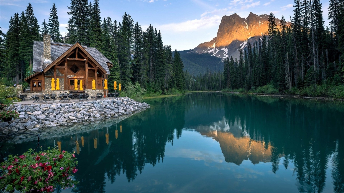 Фото Домик у озера Эмеральд / Emerald Lake в Канаде / Canada