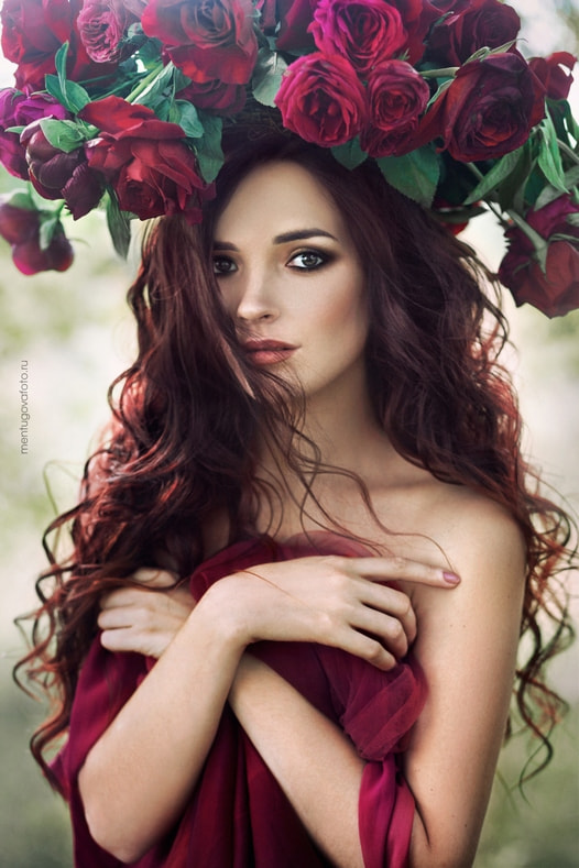  Модель Серафима в венке из роз, фотограф Natalia Mentugova