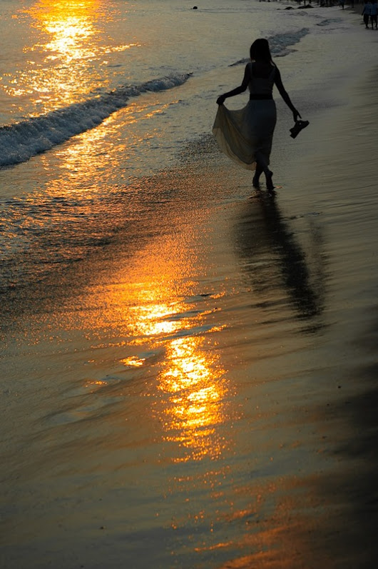 Фото Вечерняя прогулка по морскому пляжу