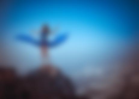 Фото Девушка в голубом стоит на скале, фотограф Светлана Беляева