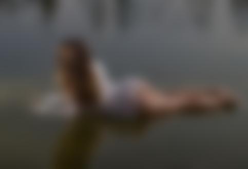 Фото Модель Polly лежит в воде, by ViktorStinger