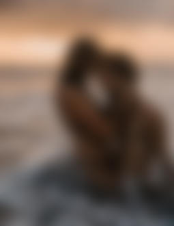 Фото Парень обнимает девушку, оба находяться в море. Фотограф Стас Моисеев
