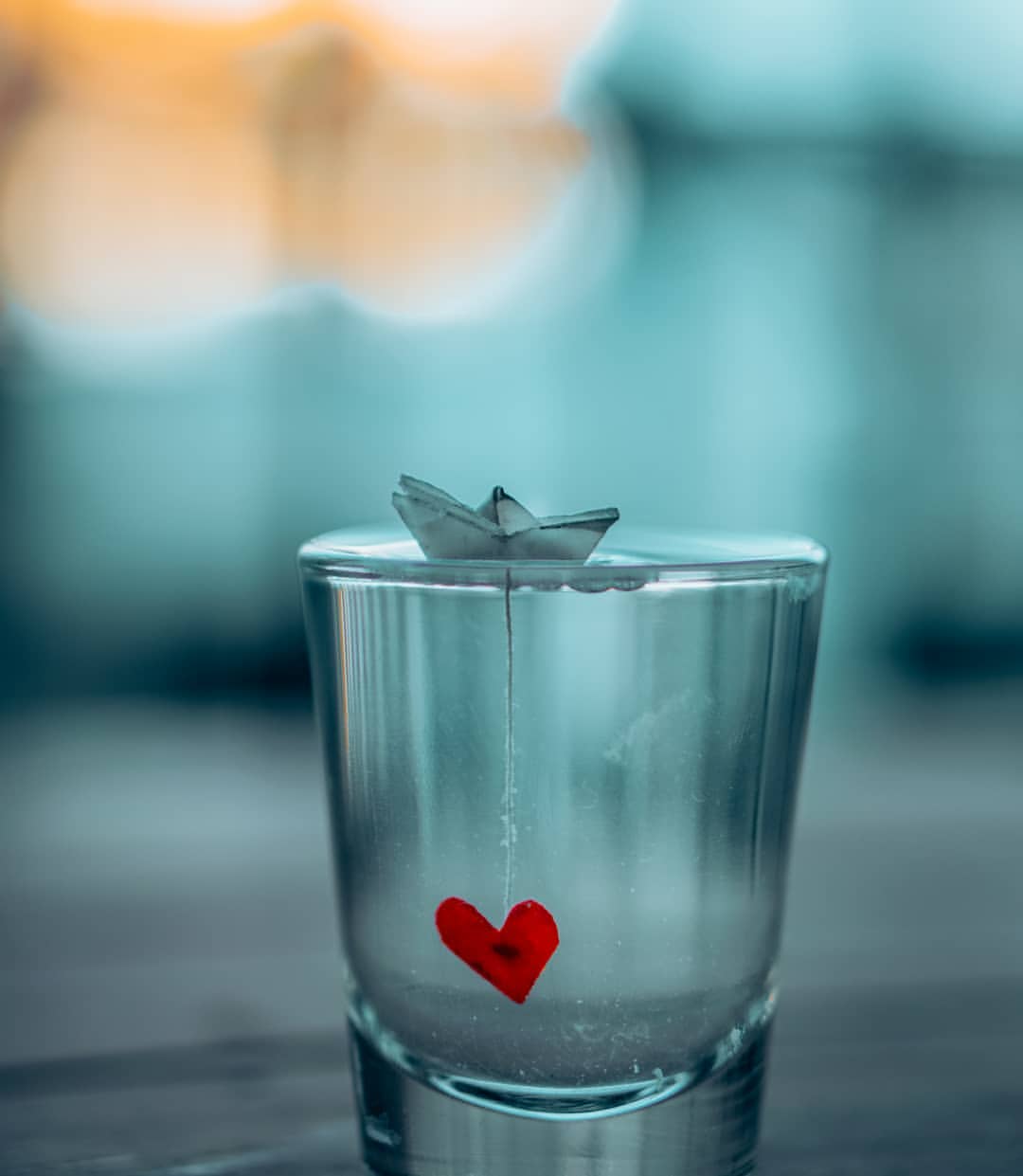 Фото Кораблик на воде в стаканчике с сердечком, by Sarvesh_Chaudhari