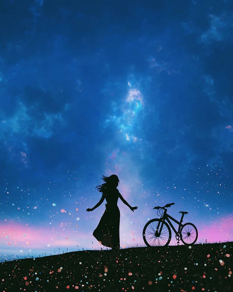 Фото Силуэт девушки рядом с велосипедом на фоне облачного неба, by Abdullah Evindar - abdullah_evindar
