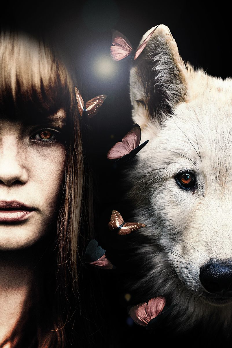 Фото Девушка и волк с бабочками между ними
