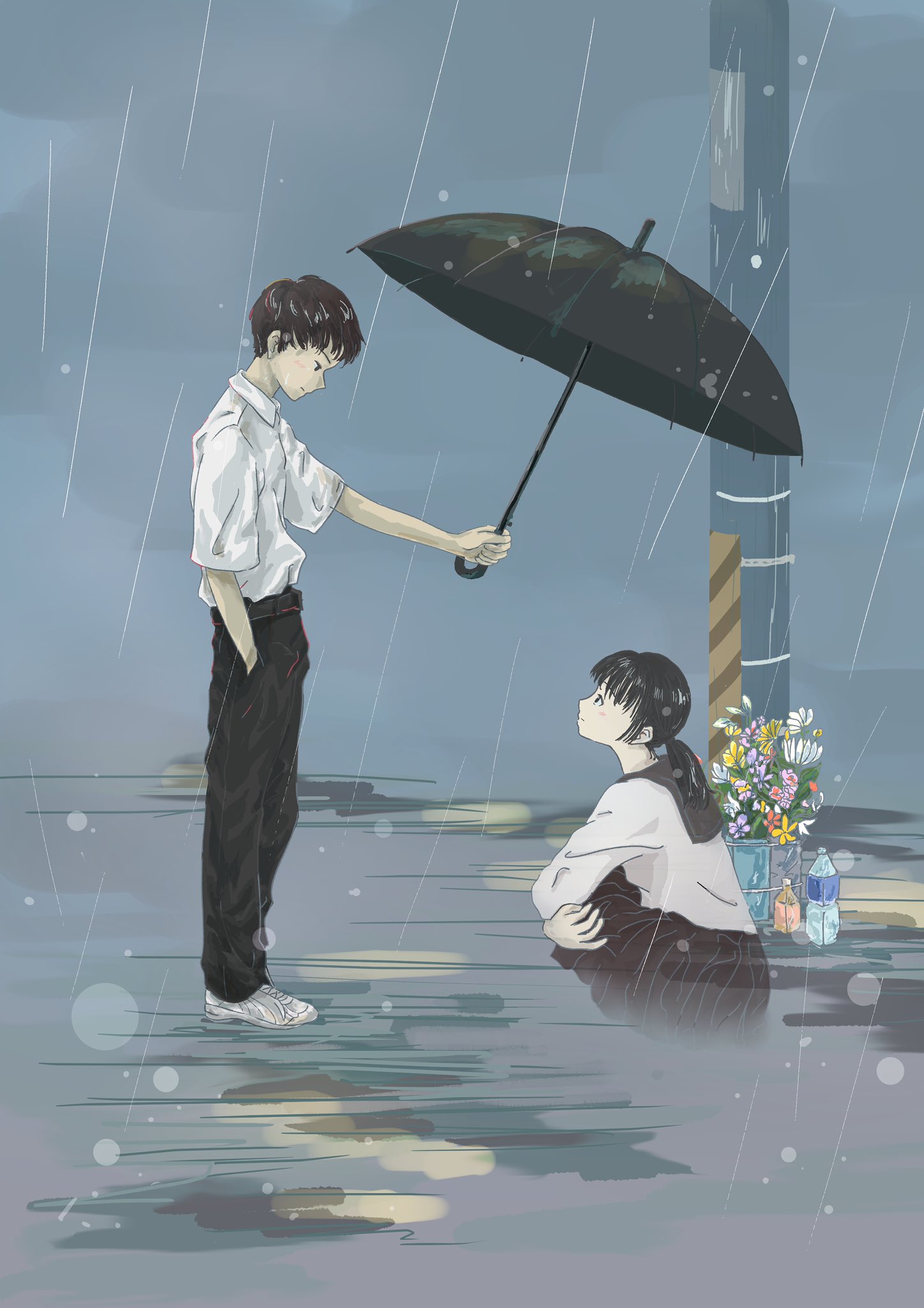 Мальчик держит зонт над девочкой