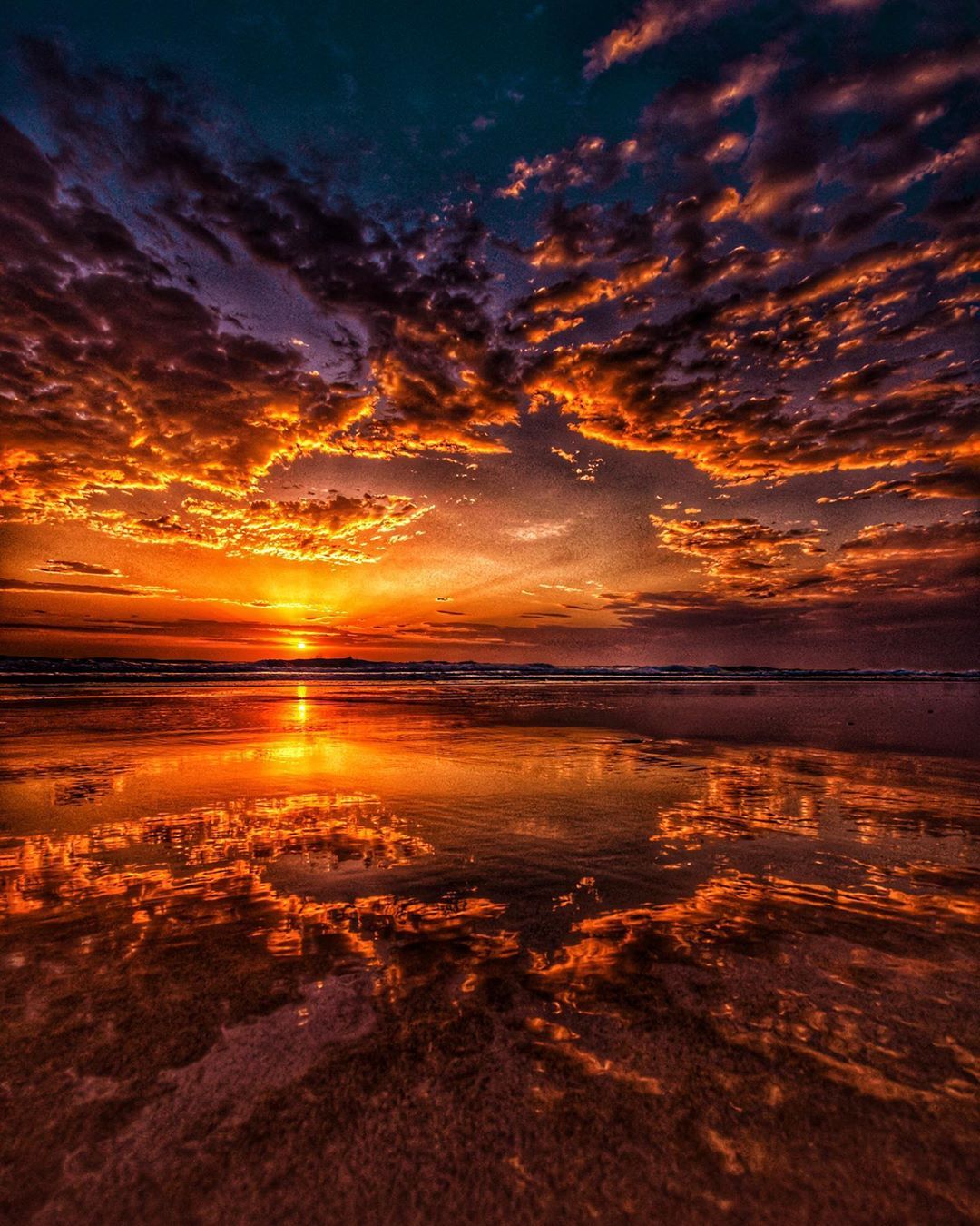 Фото Яркий закат солнца над морем, фотограф Ben Mulder