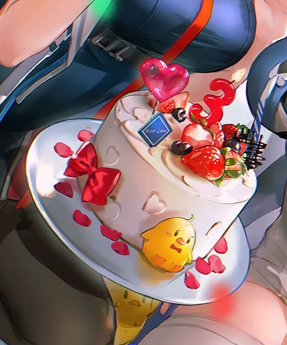 Фото Поздравительный клубничный торт с ягодами и свечкой на подносе