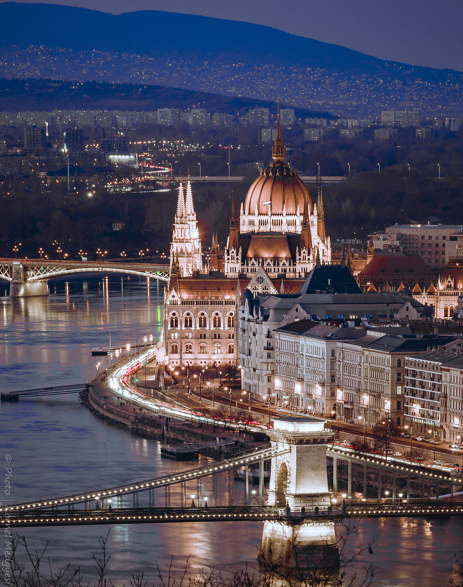 Фото Вид на здание венгерского парламента / Hungarian Parliament Visitor Centre, Будапешт / Budapest